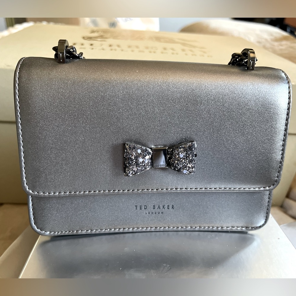 Ted Baker Lottie Bow  Silver Leather Cross Body Bag NWOT